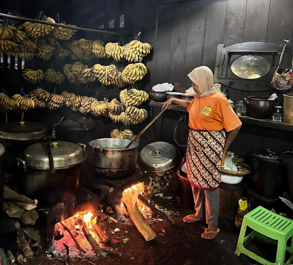 Warung Kopi Klotok Kaliurang Jogja Harga Menu Rute Dan Daya Tarik